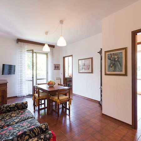 Comfort Beach House Marina di Massa Dış mekan fotoğraf